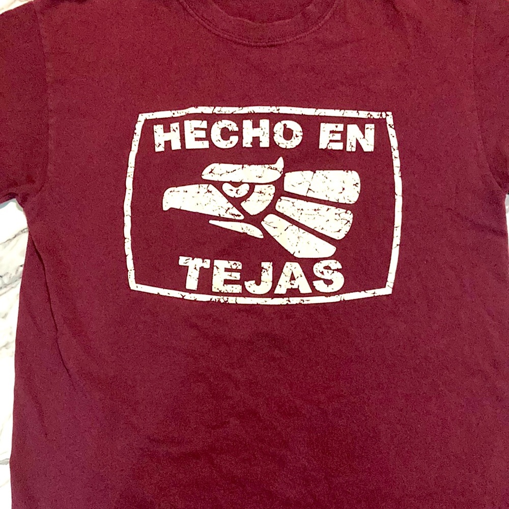 selling a Gildan shirt